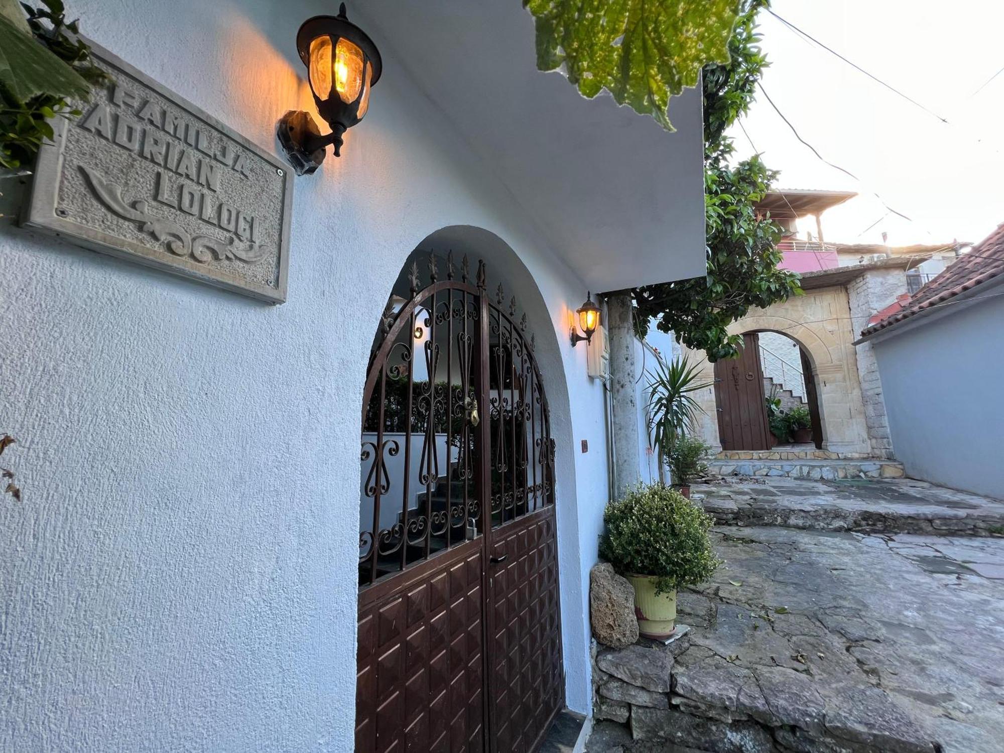 Loloci Guest house Gjirokaster