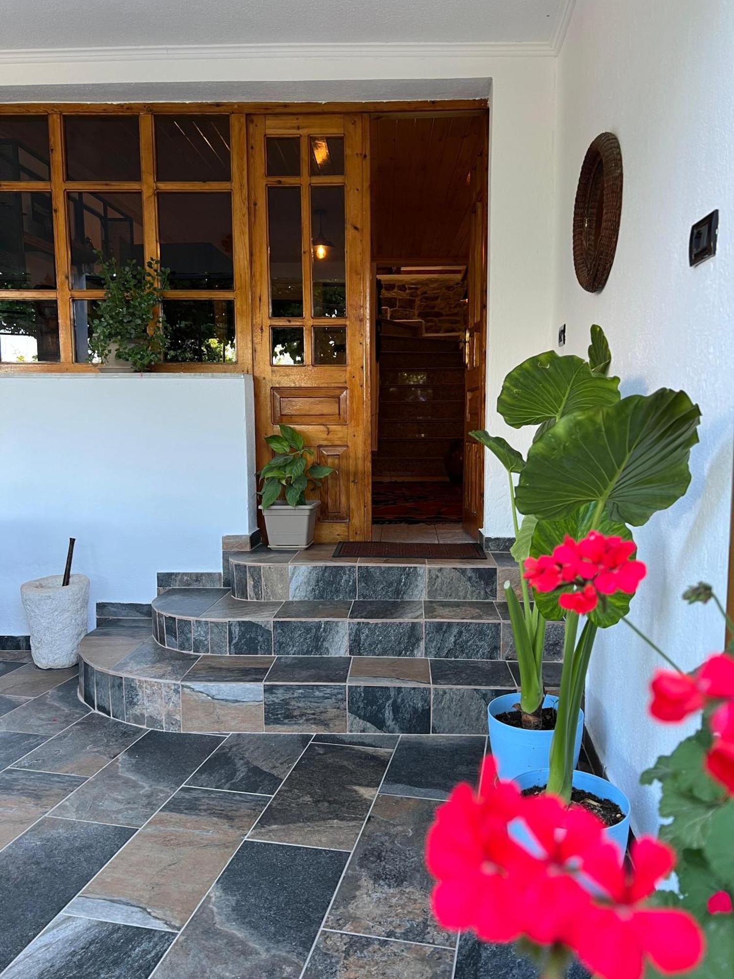 Loloci Guest house