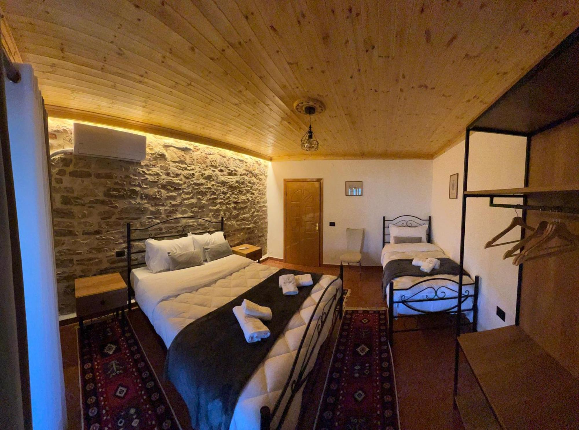 Loloci Gjirokaster