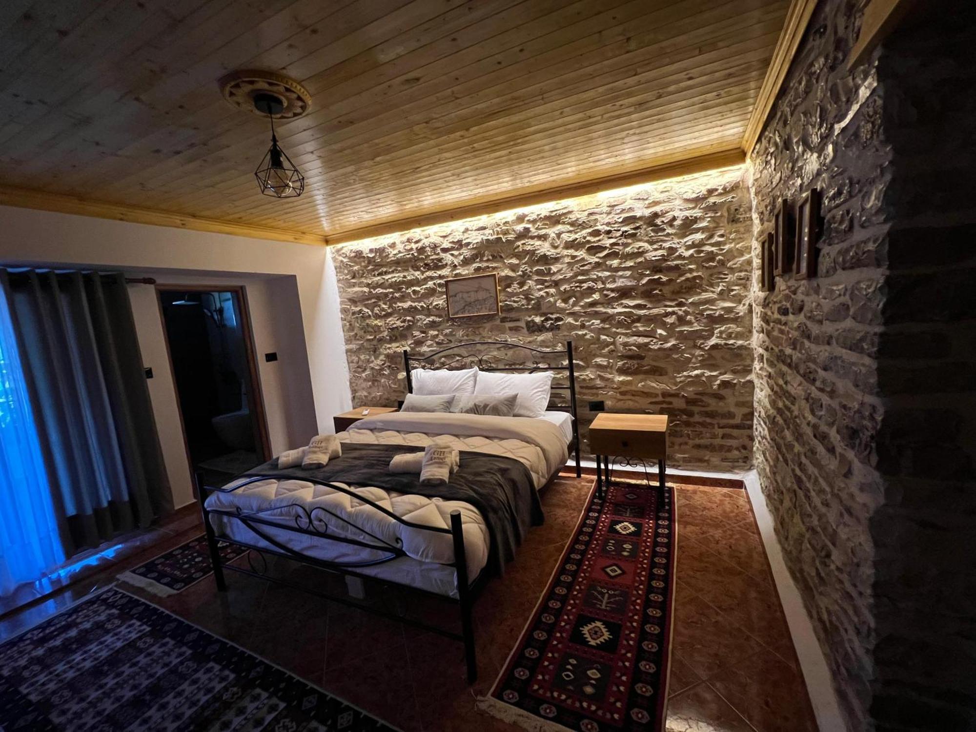 Guest house Loloci